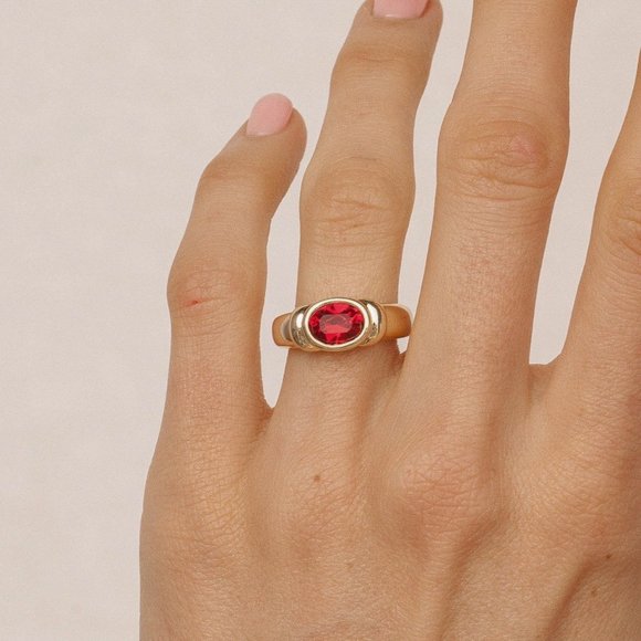 Garnet Signet Ring, Ruby Stacking Ring, Gold garnet Ring, Red gemstone ring - Picture 4 of 6